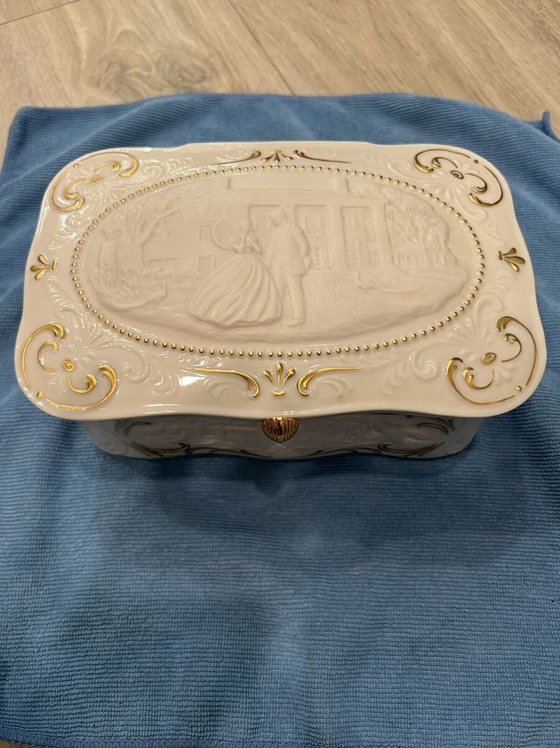 Antique Jewelry Boxes