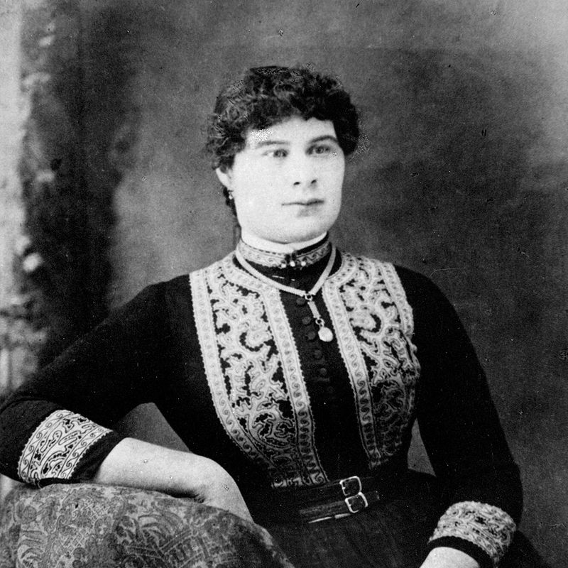 Meet the 12 Notorious Female Outlaws Who Ruled the Wild West - Past ...