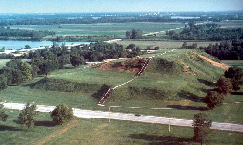 The Mississippian Culture's Mound Builders